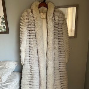 Blue Fox fur coat size M, vintage, authentic, good condition